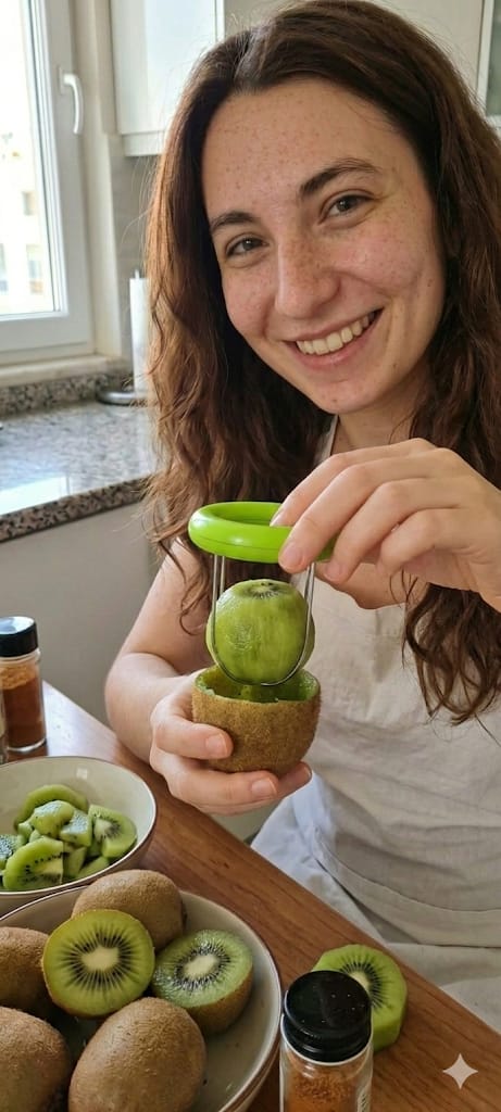 1pc/Kiwi fruit opener thickeneded independent packaging kiwi spoon kiwi peeling tool fruit splitting artifact